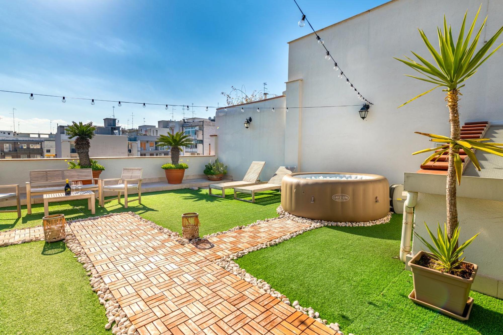 150Mq Rooftop Paradise - Spacious Private Terrace Μπάρι Εξωτερικό φωτογραφία
