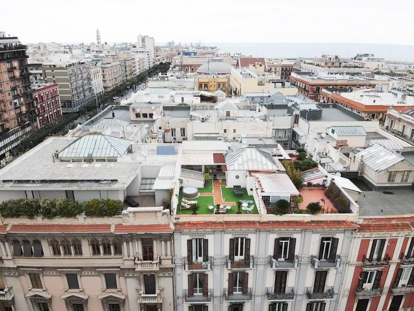150Mq Rooftop Paradise - Spacious Private Terrace Μπάρι Εξωτερικό φωτογραφία
